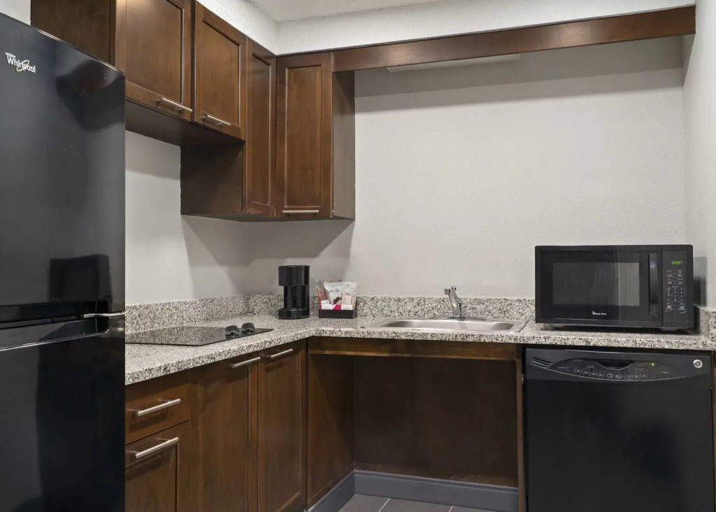Hampton Inn & Suites Newport News-Airport - Oyster Point Area