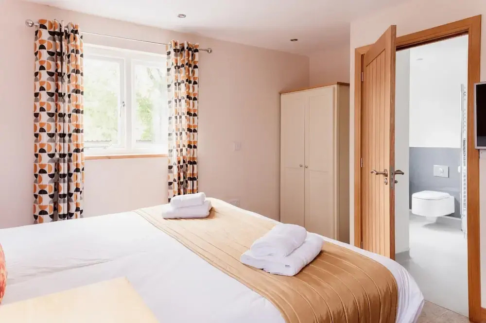 Barn in Wales With Swim Spa & Scenic Views
