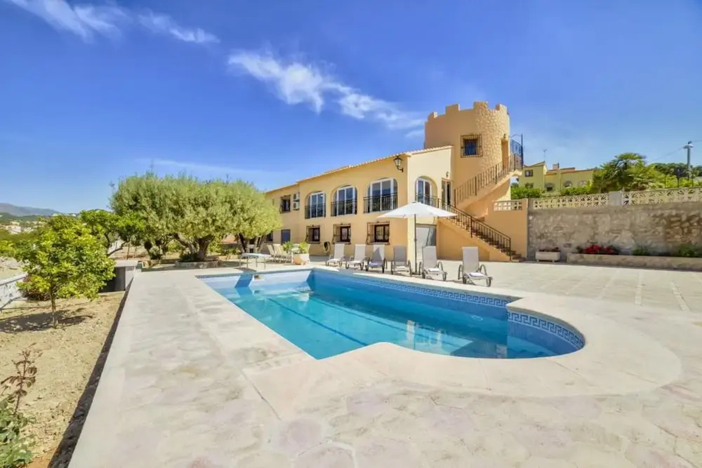 Villa - 4 Bedrooms with Pool and WiFi - 107481