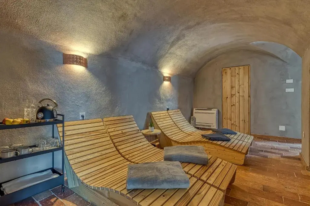 House On The Hill Wellness Chalet