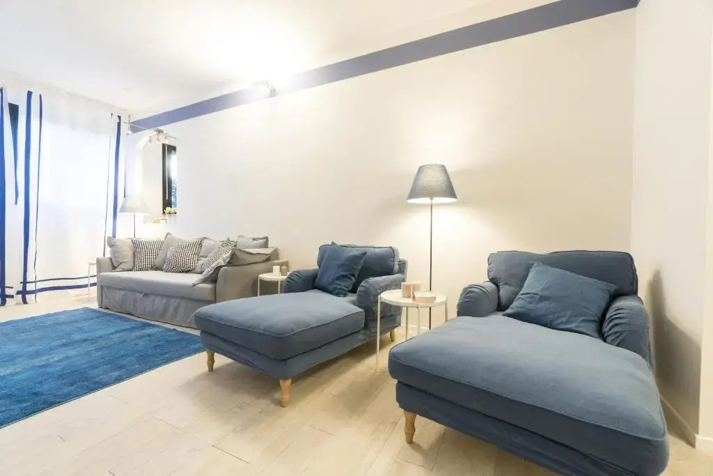 Dante Suite Private Parking