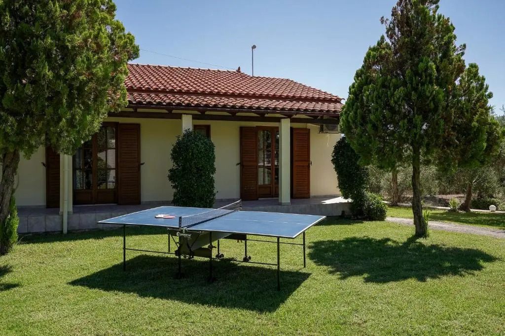 Lefkothea Villas with Large Pool, BBQ & Playground