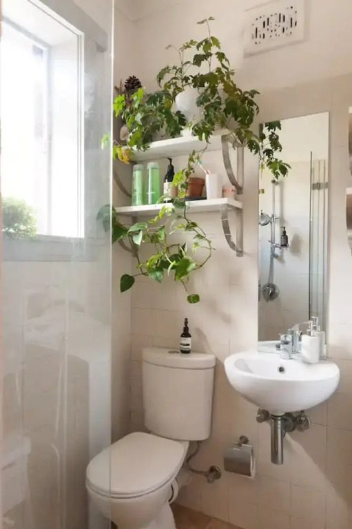 Beautiful Lush and Green Oasis Studio Apartment