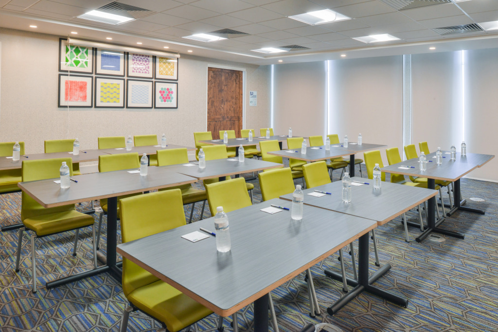 Holiday Inn Express & Suites Chadron by IHG