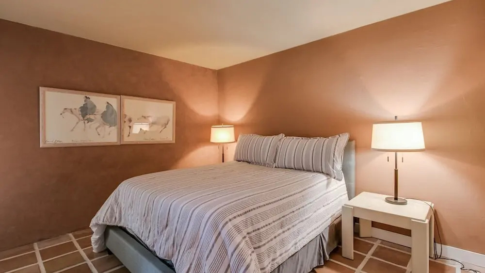 Charming 1-bdrm Condo Steps to Old Town Scottsdale