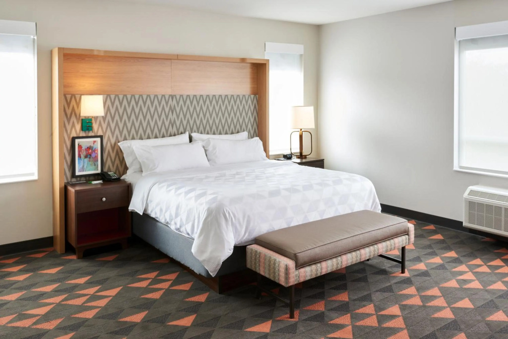 Holiday Inn & Suites Philadelphia W - Drexel Hill by IHG