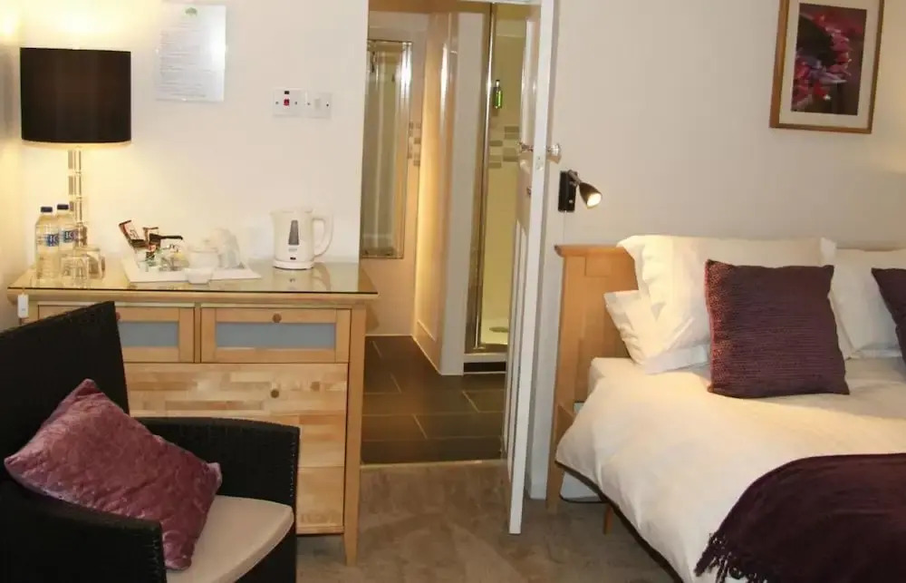 Woodacre B & B