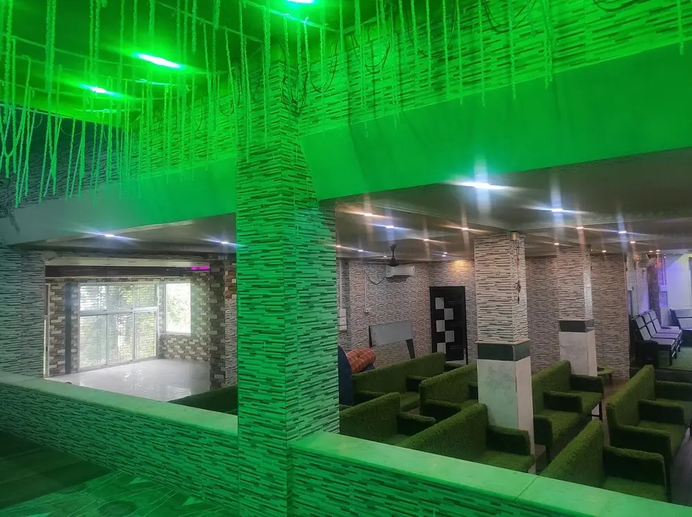 Hotel Om Regency