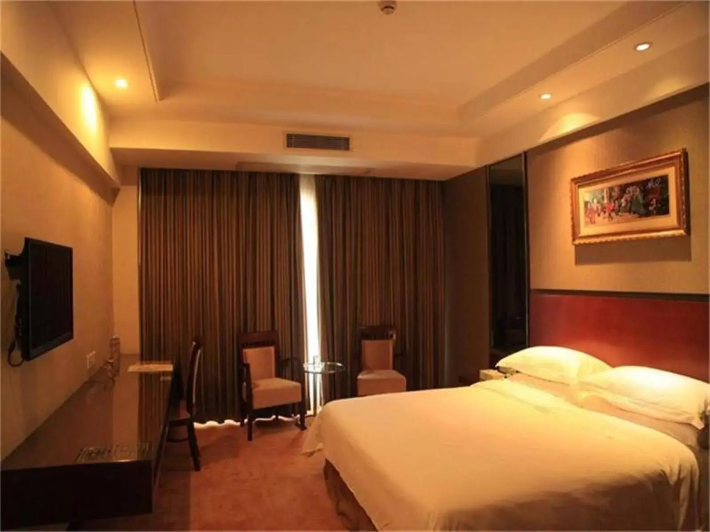 Vienna Hotel (Luofu Mountain Scenic Area High-Speed Rail Station Branch)