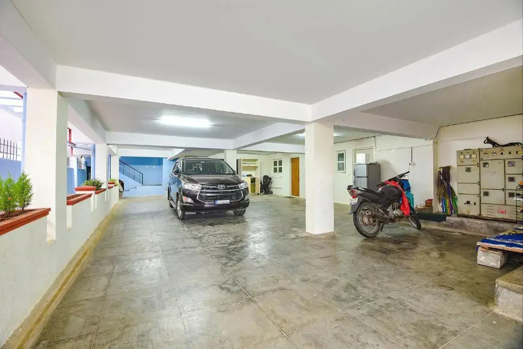 Fabexpress Ravikeerthis Service Apartment