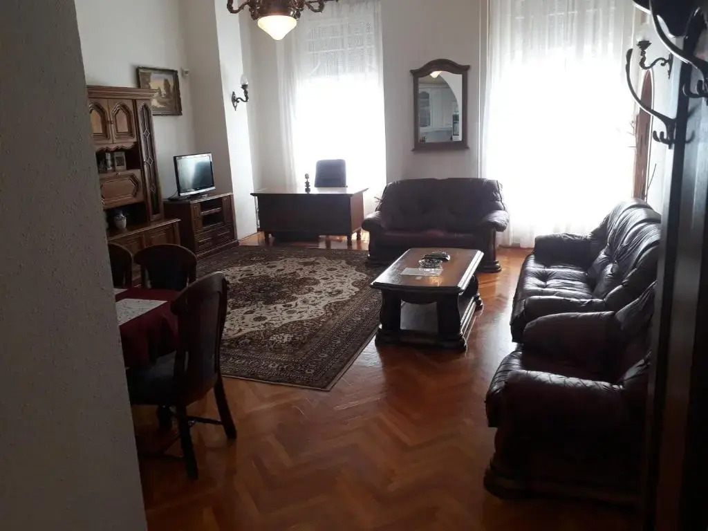 Piac utcai Apartman