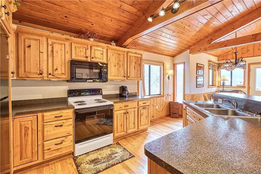 Eagles View 2 - Three Bedroom Cabin