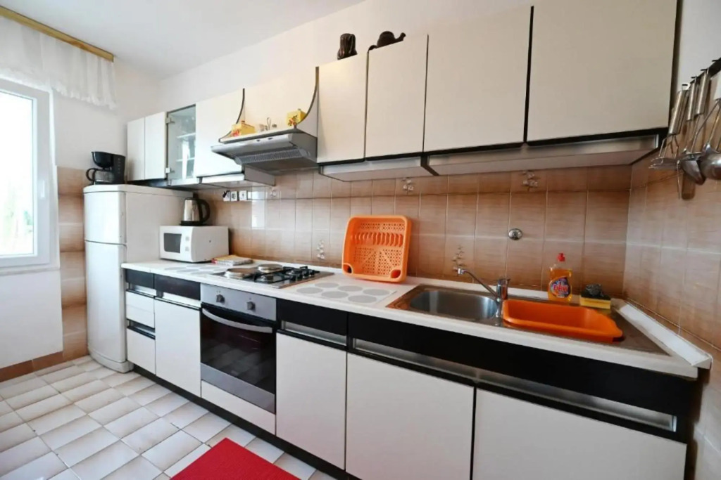 Mihovilovic - 50 m from beach - A2(6+1)