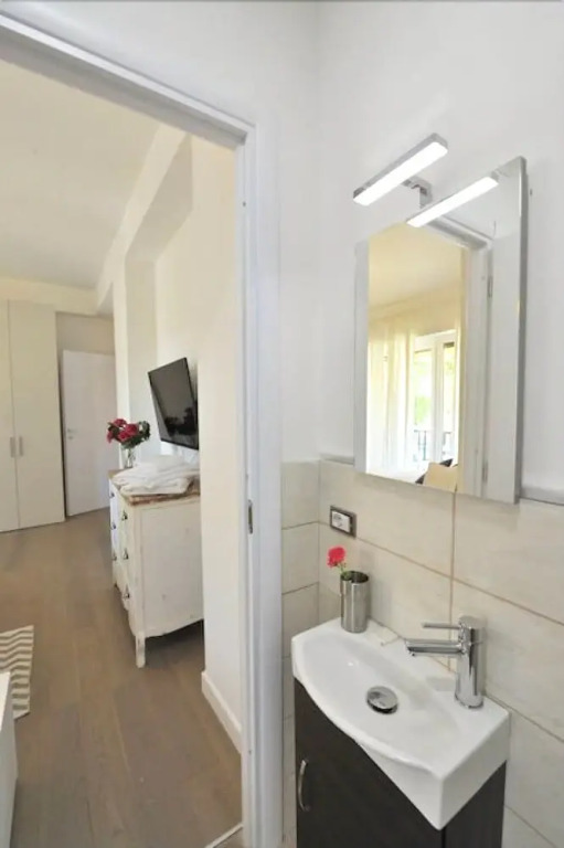 Bright and Beautiful 1 bed Flat in Lovely Area
