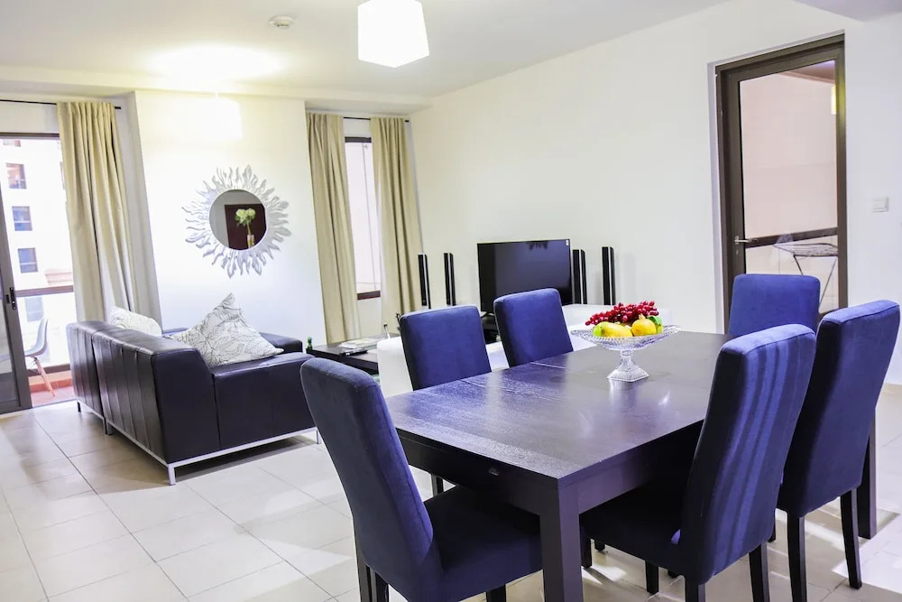 Spacious 1 Bedroom Apartment in Murjan 1
