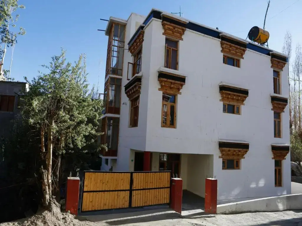 OYO 14402 Himalayan Villa