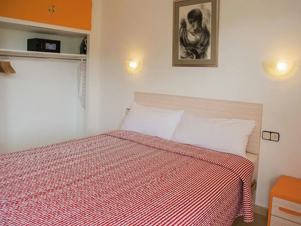 Beautiful apartment with pool for 4 in L'Estartit from at 50m. from the beach