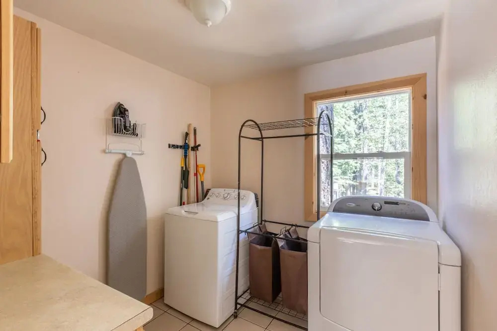 Sweet Pine by Avantstay Cozy Character Cottage in Tahoma