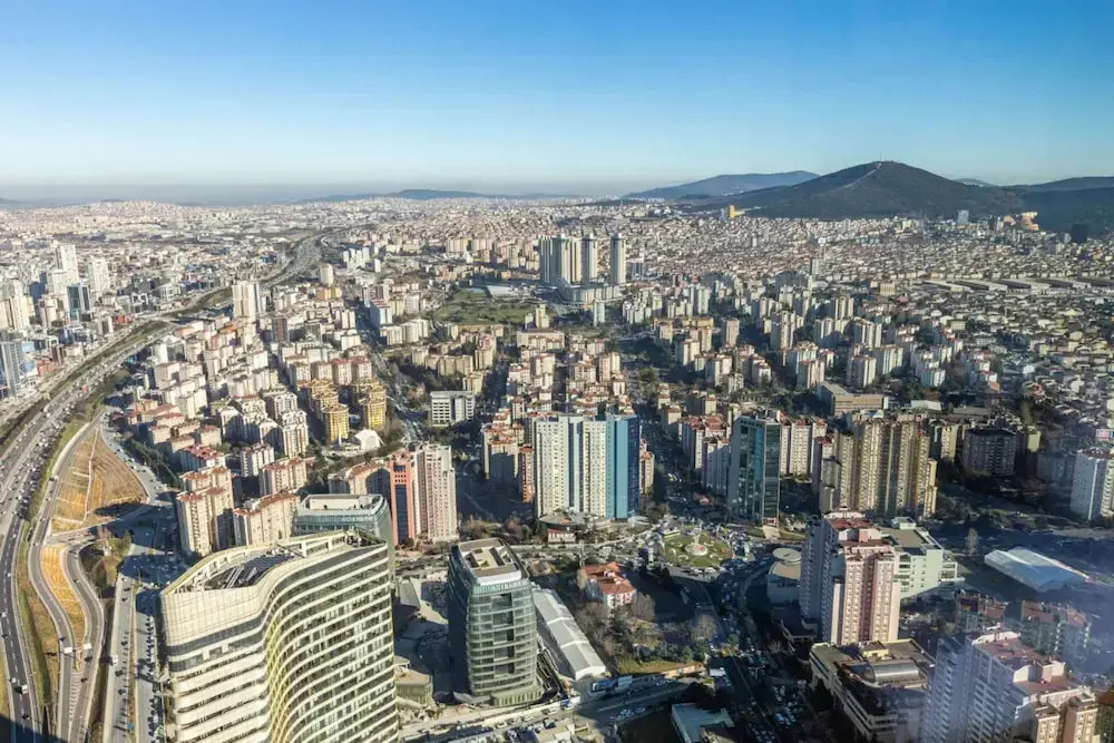 Studio Flat with Panoramic City View in Atasehir