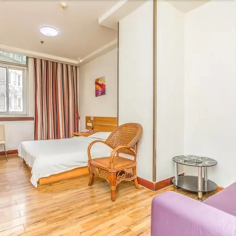 Jinan Runguo Fashion Hotel
