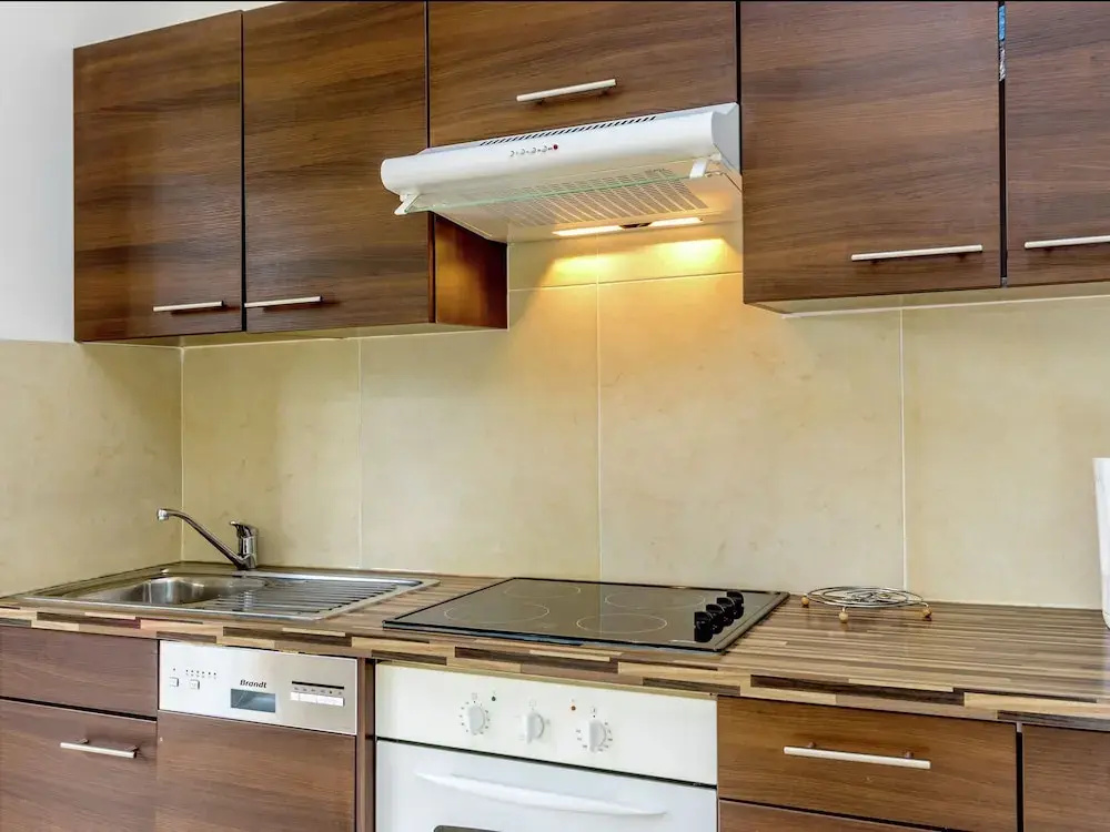 Luxury apartment for four people near golf course in the heart of Provence