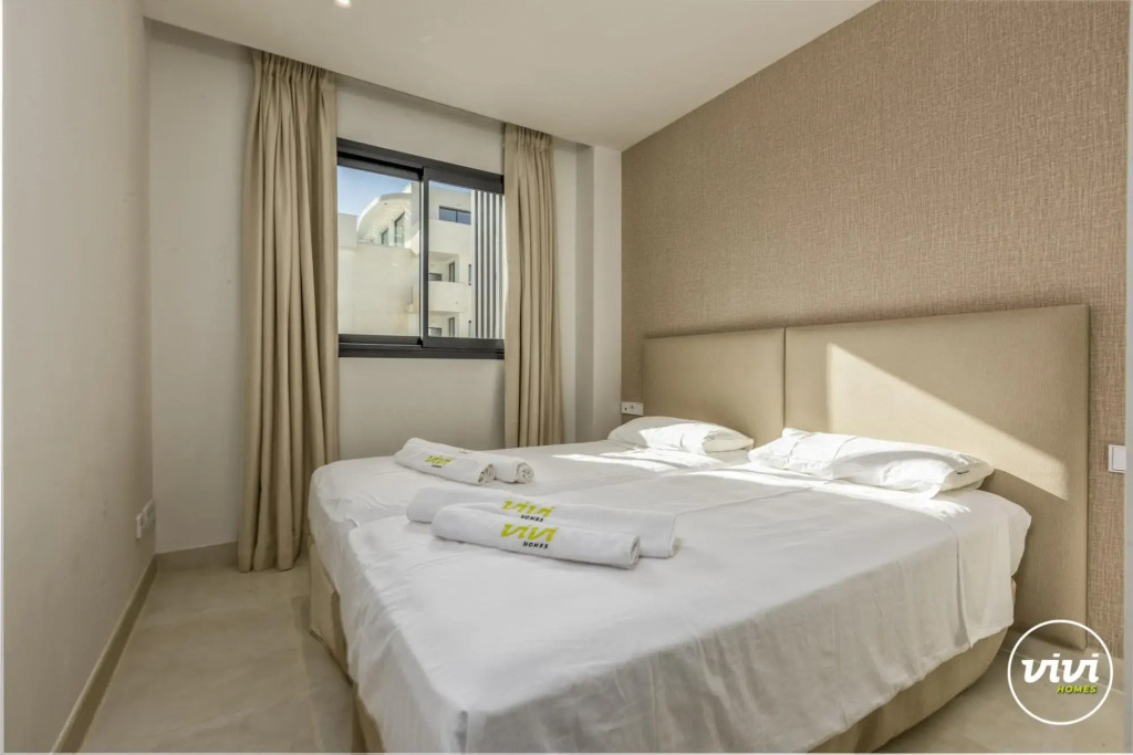 Deco in Fuengirola with 2 bedrooms and 2 bathrooms