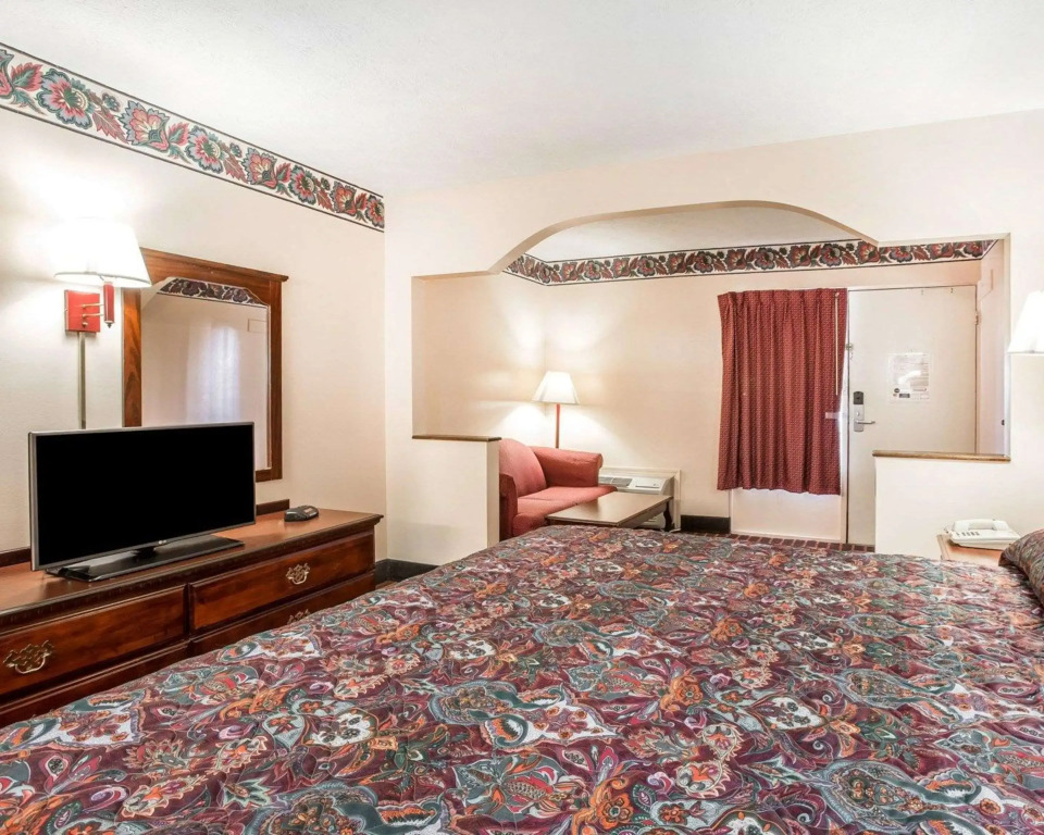 Econo Lodge McDonough South
