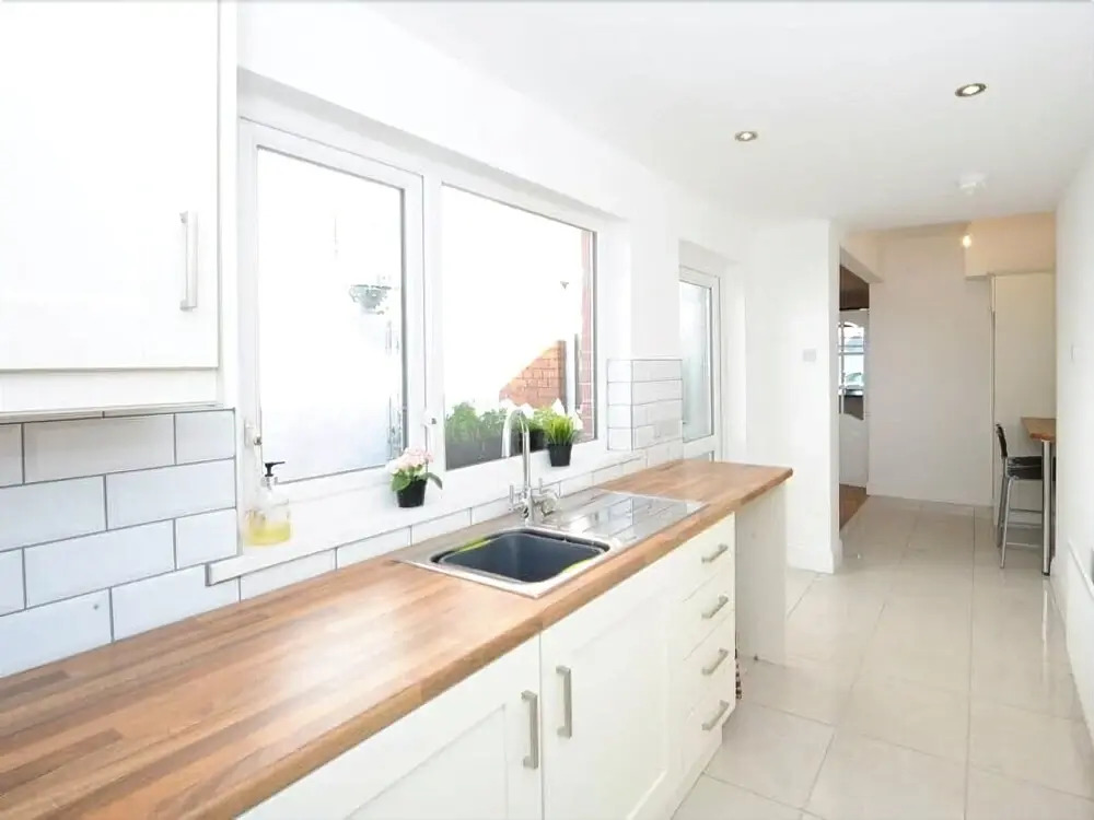 Belfast Budget Donegall Avenue 141