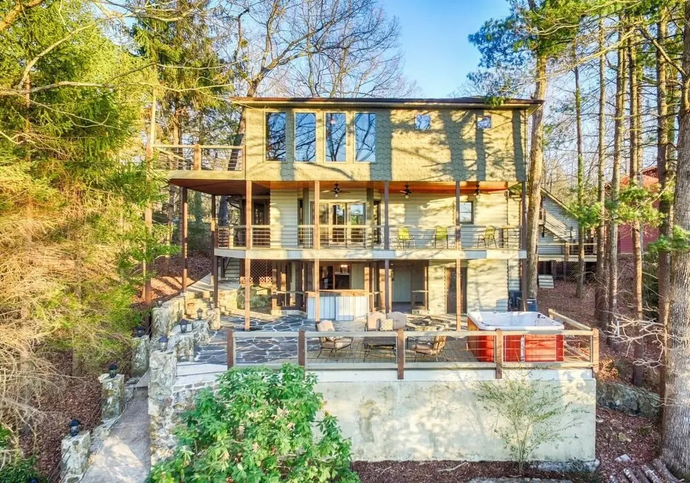 Lake Side Retreat