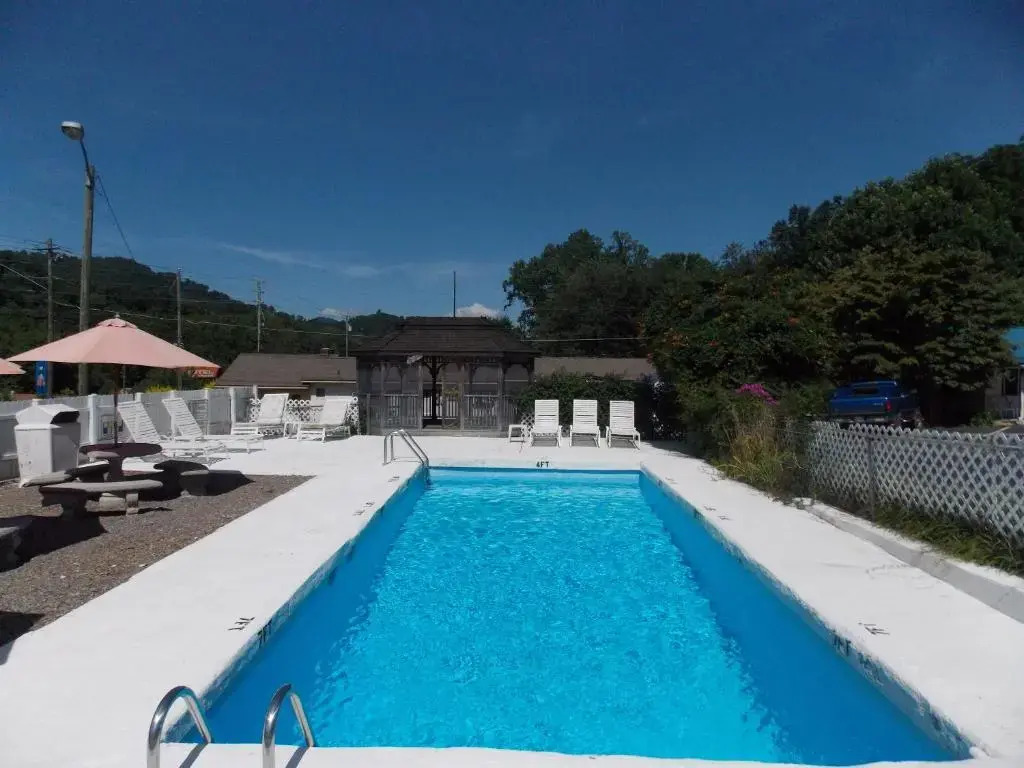 Clarketon Motel - Maggie Valley
