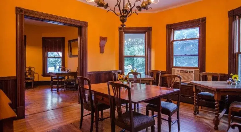 Heart of the Village Bed & Breakfast in Shelburne VT
