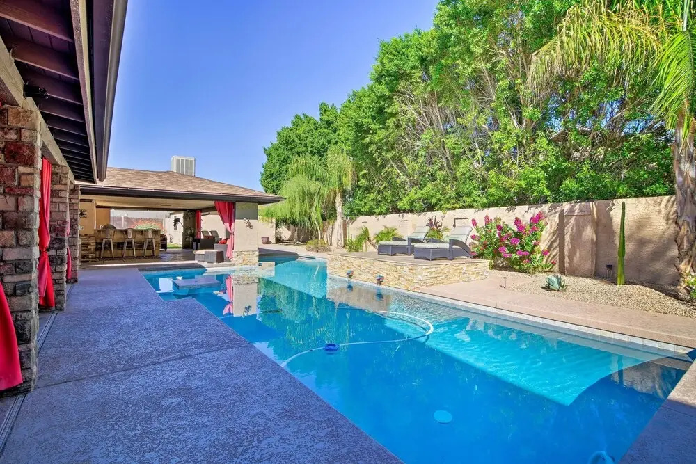 Pool, Bar & Game Room: Red Mountain Mesa Oasis