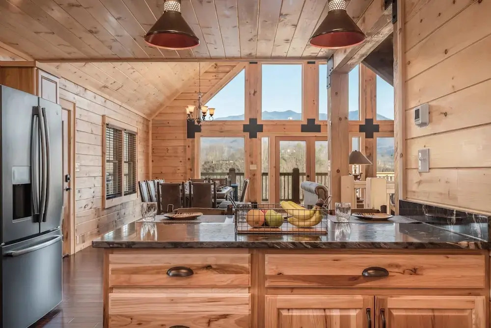 Smoky's Grand View 5 Bedroom Home