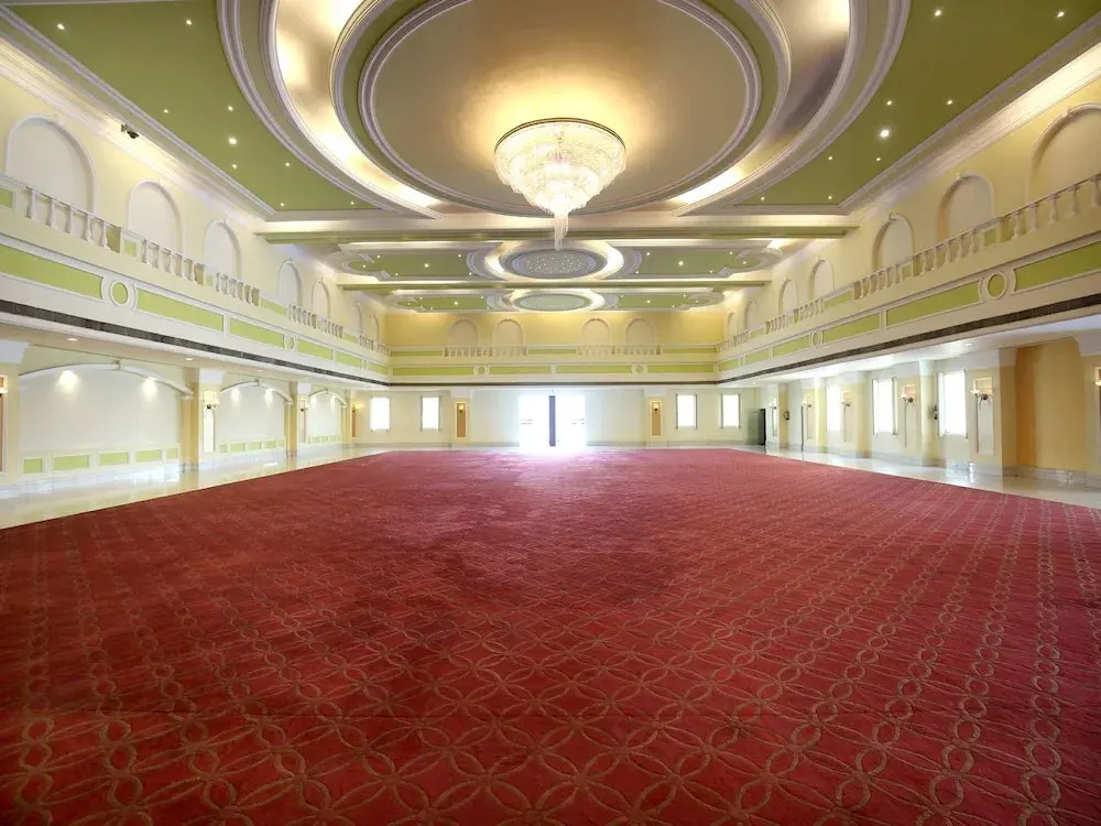 OYO 12989 White Diamond Hotel