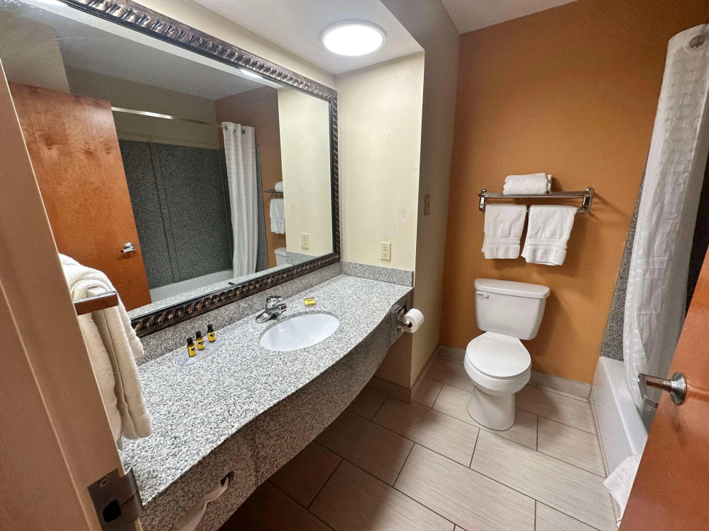 Best Western Plus Bass Hotel & Suites