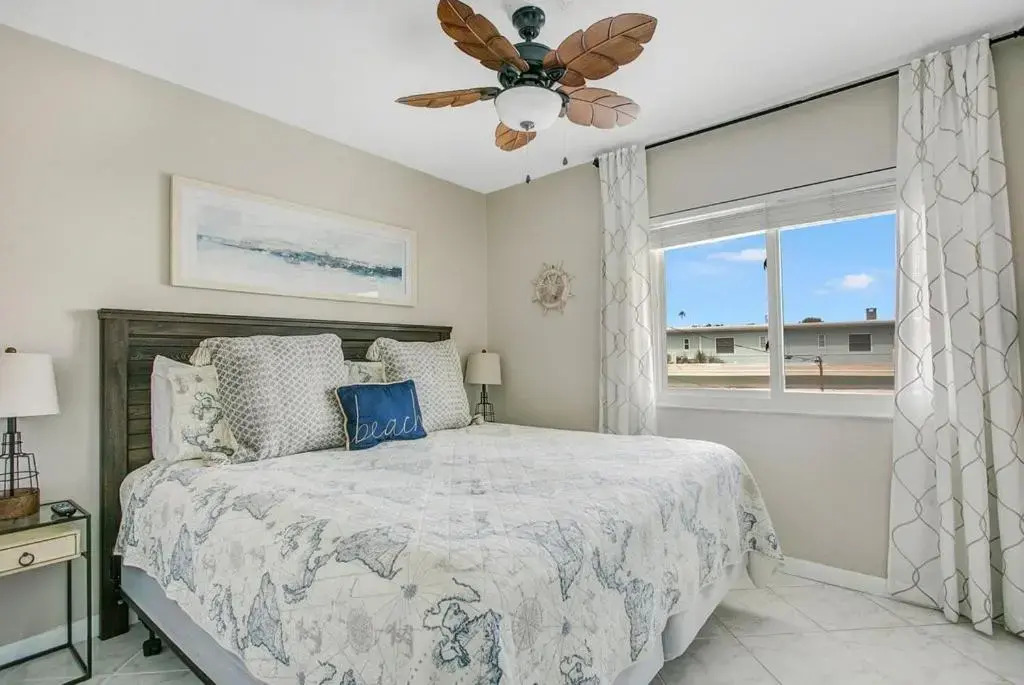 Five Palms Suite 201 - Daily - Weekly - Monthly