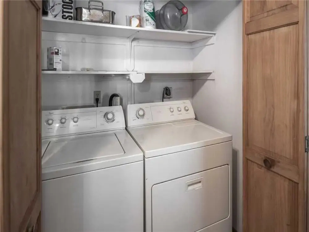 Wolves Den, 3 Bedrooms, Deck, Grill, Hot Tub, WiFi, Sleeps 6
