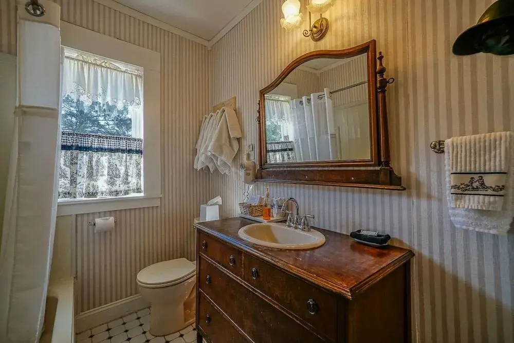 Pinehill Inn