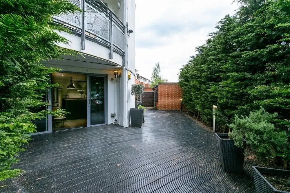New Designer 2BR Home W/large Terrace - 4 Guests