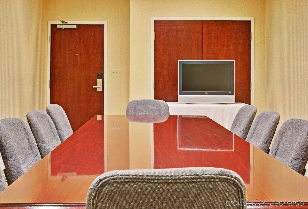 Holiday Inn Express & Suites Dyersburg by IHG