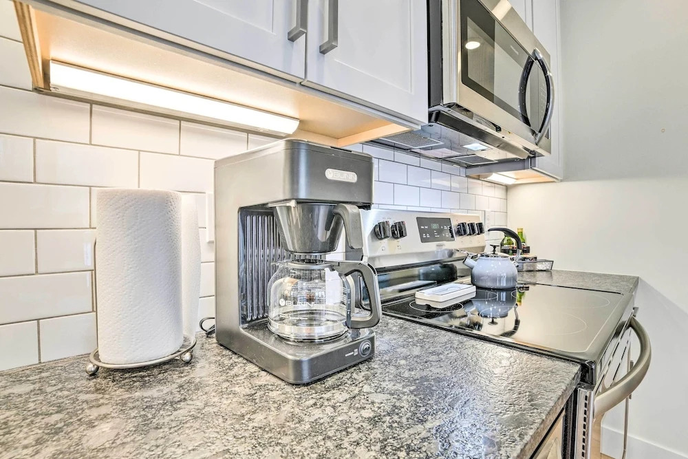 Traverse City Condo: Half Mi to Front Street!