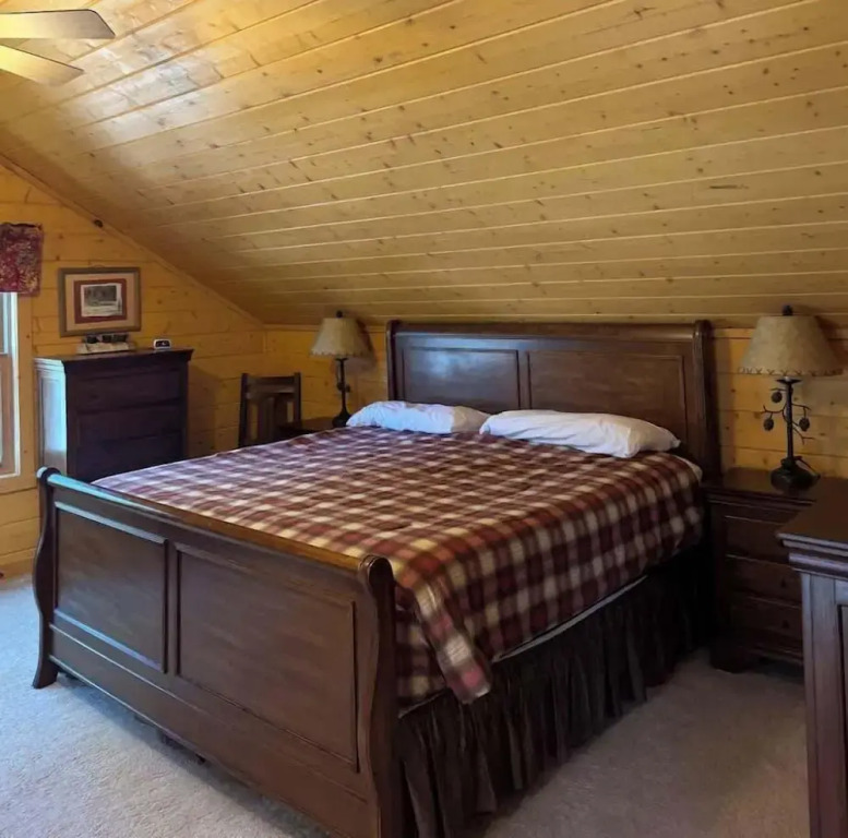 Camp Pinemere - Private Northwoods Retreat