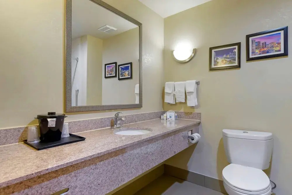 Comfort Suites