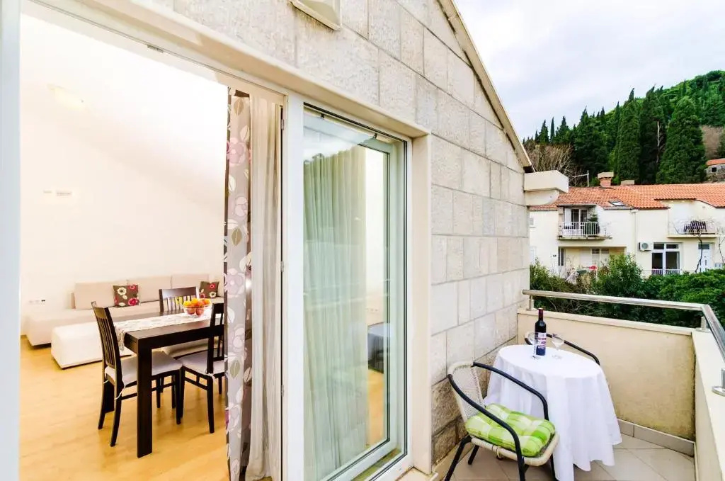 Apartment with One Bedroom in Dubrovnik, with Wonderful Sea View, Furnished Terrace And Wifi - 300 M From the Beach