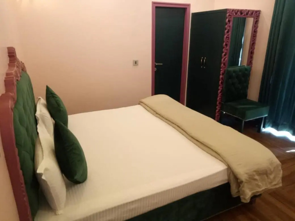 Maya Hotel & Restaurant