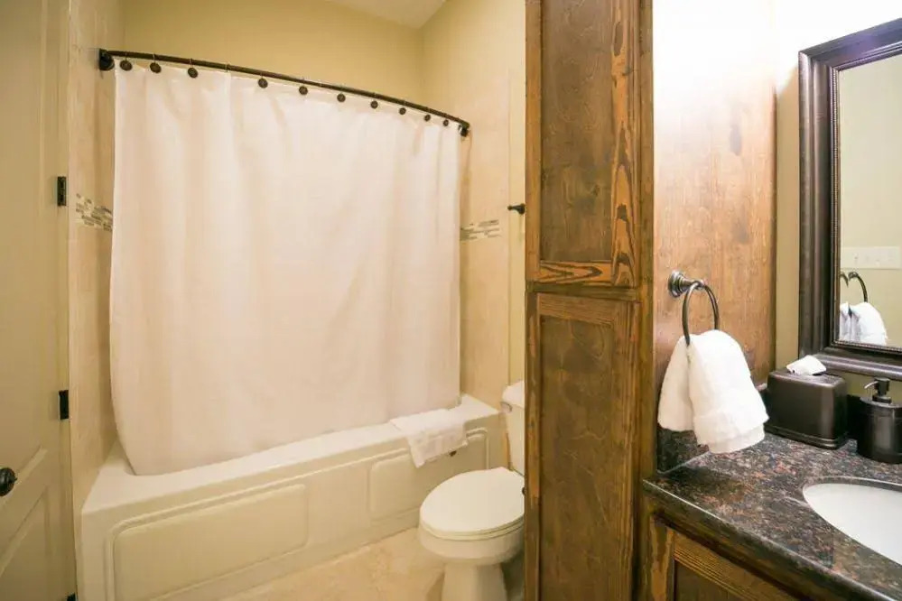 Hosteeva Baronne Street Suites