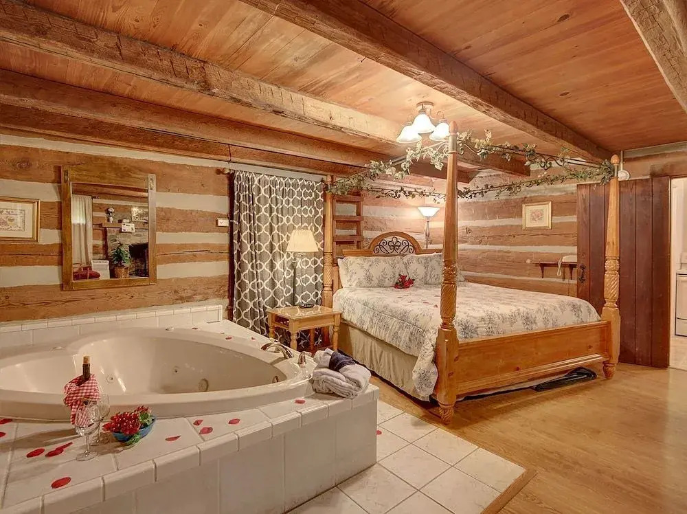 Timeless Treasures 1 Bedroom 1 Bathroom Chalet