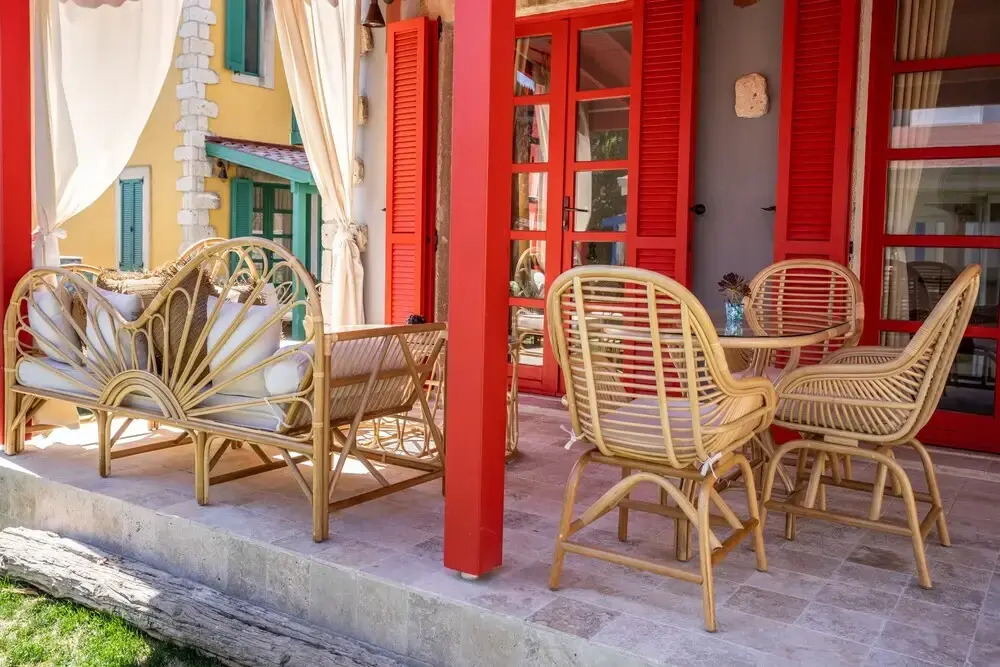 Banana Alaçatı Food & Stay