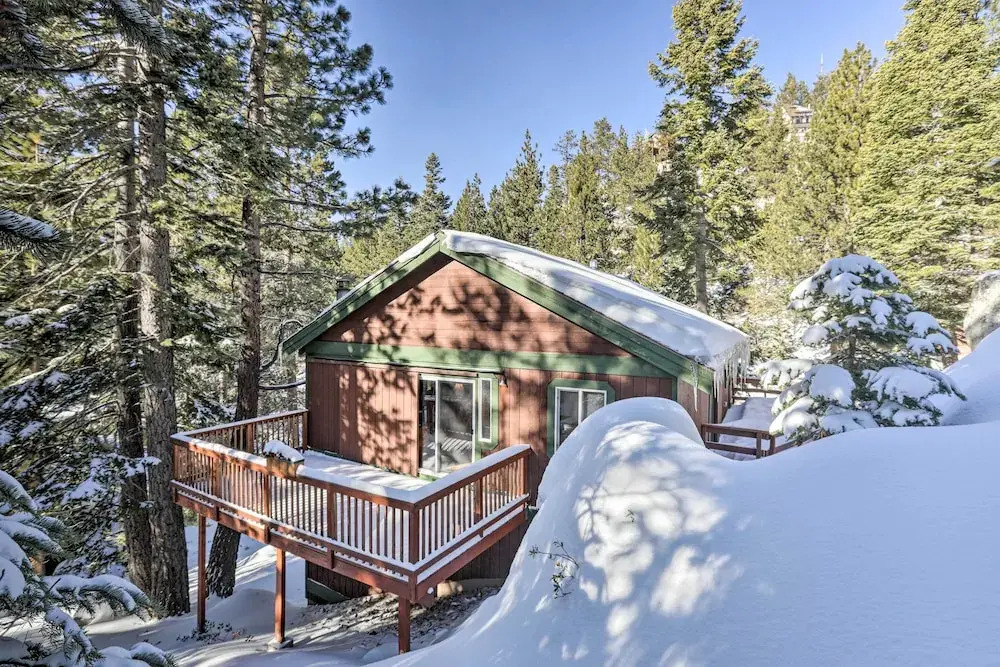 4 Mi to Beach: Lake Tahoe Mountain Retreat!