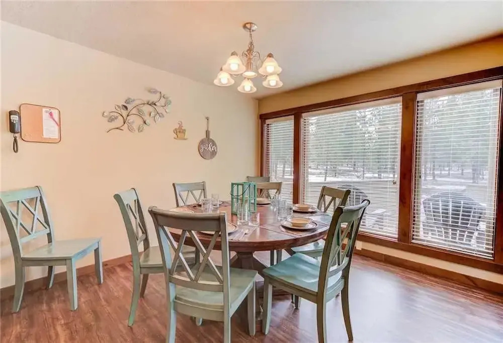 White Elm Lane 21